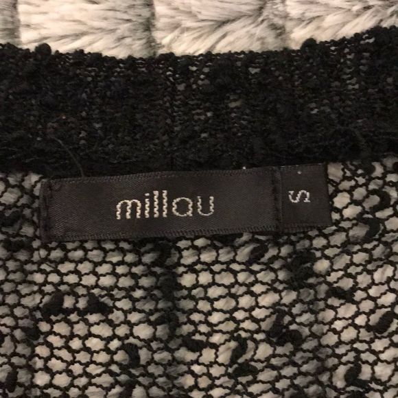 Cute sheer sweater with lace detail - Picture 3 of 4